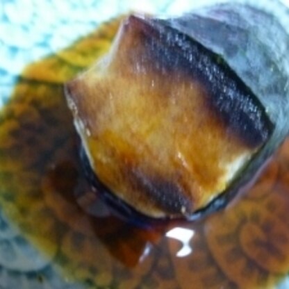 まみちゃーんヽ(^。^)ノmomoちゃんの甘辛餅と半々のミニサイズで頂いたよ♪ラー油タラ～リ見える？？ダイエット中やけど美味しいのでつい作ってしまう(^_^;)